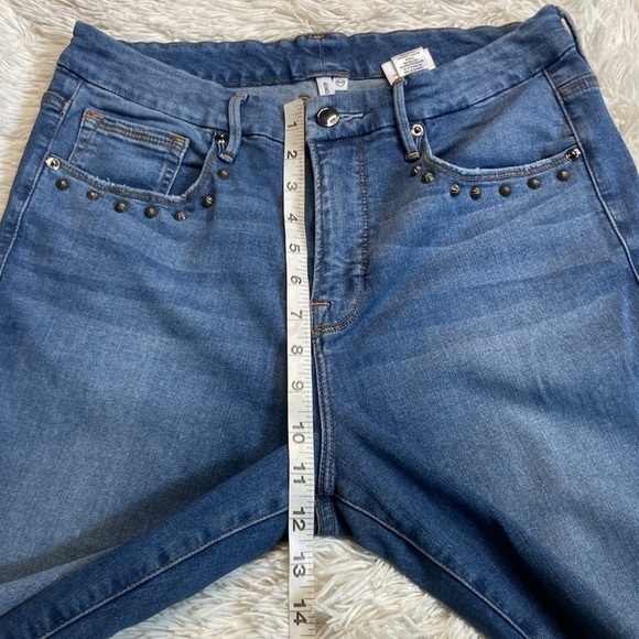 Good American Good Legs Stud Hem Skinny Jeans - Picture 6 of 13